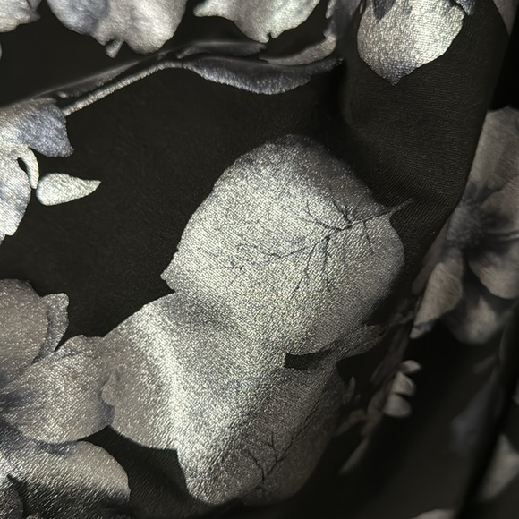 LuLaRoe Elegant Collection Carly - Picture 3 of 4